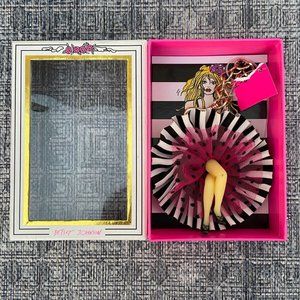 Betsey Johnson Keychain Girl Bag Bangle gold Tone Keys Holder new in box